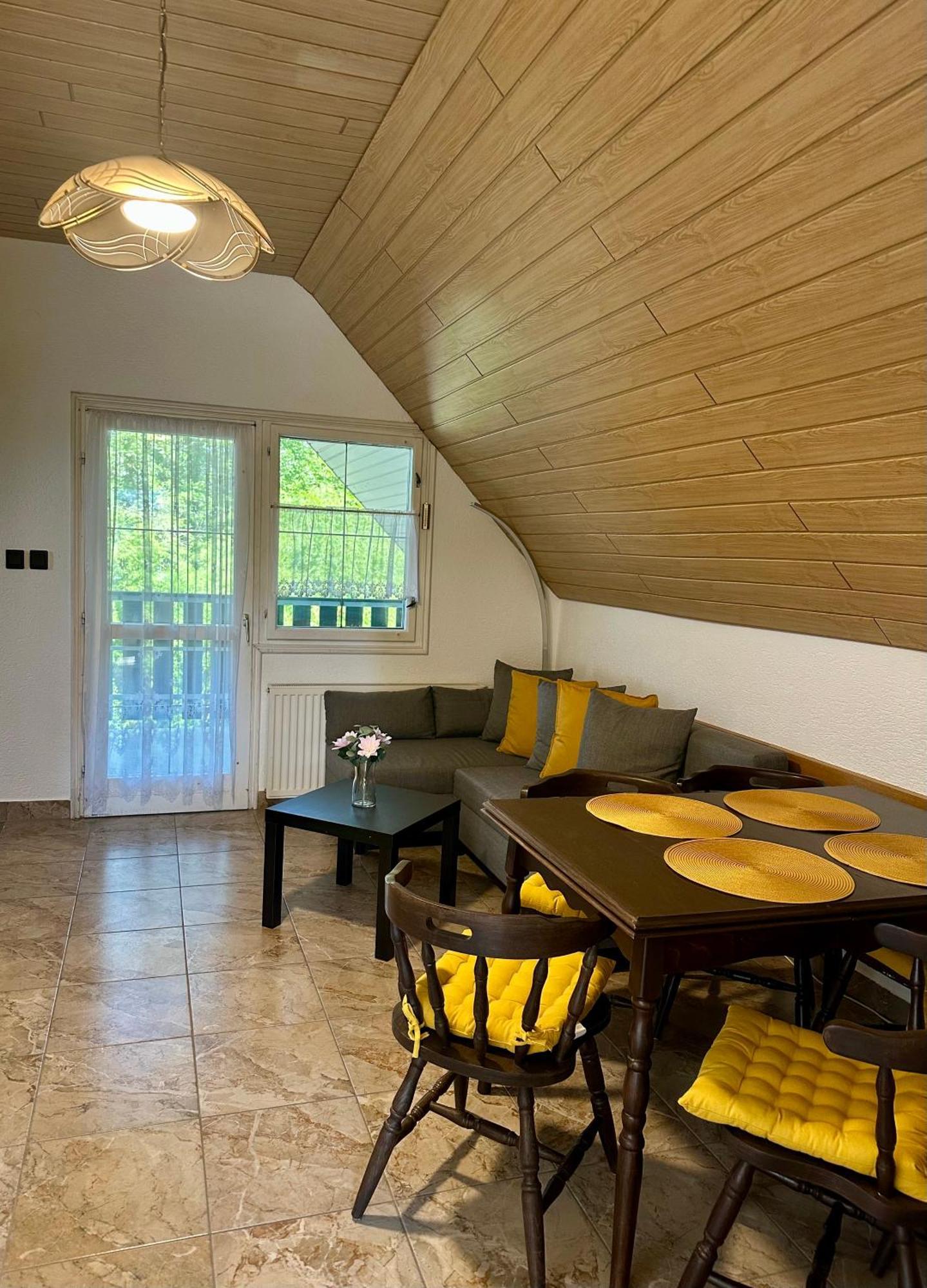 Rita Apartman Balatonszeplak Siofok Luaran gambar